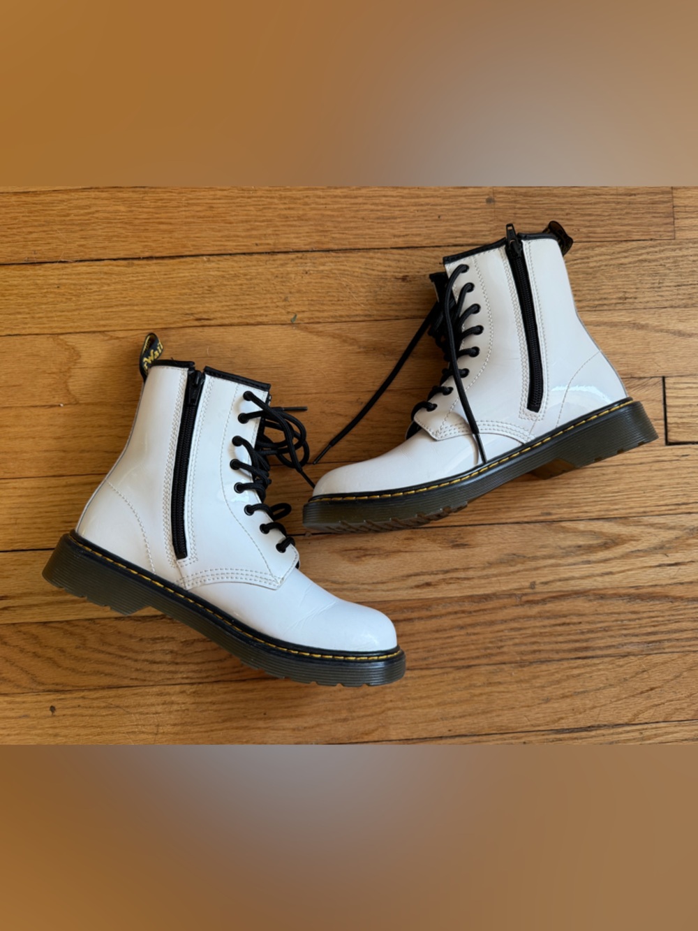 Dr. Martens White Boots Women’s Size 6 - Picture 8 of 9